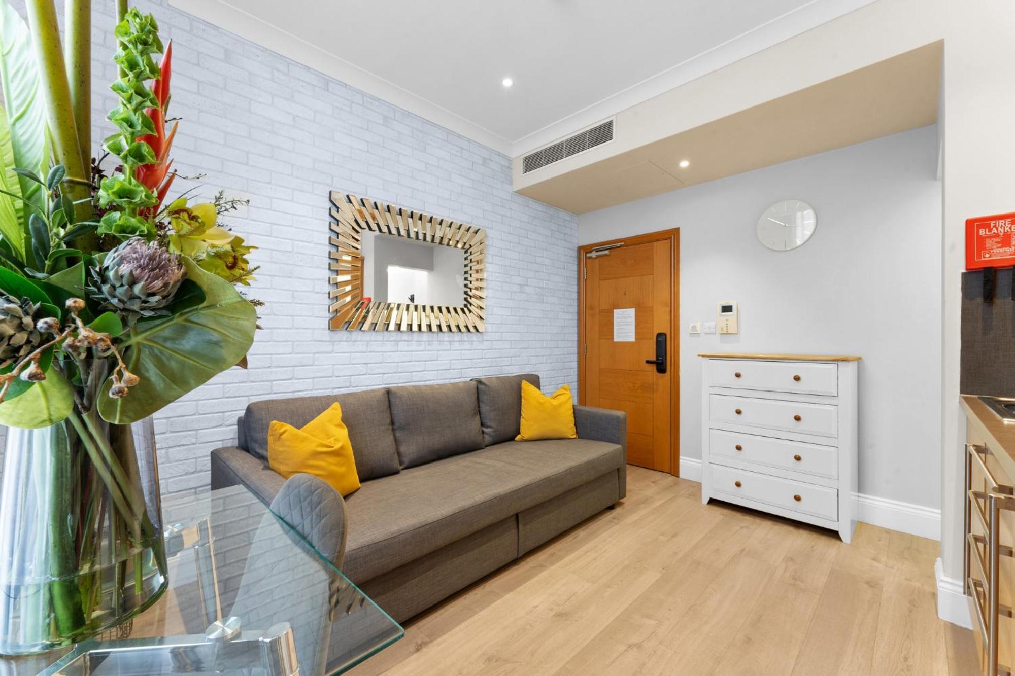 Cleveland Residences Russell Square Apartment London